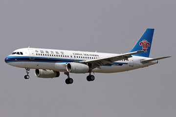 中国南方航空飞机落地