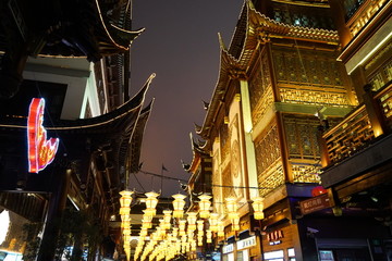 上海城隍庙夜景的彩灯