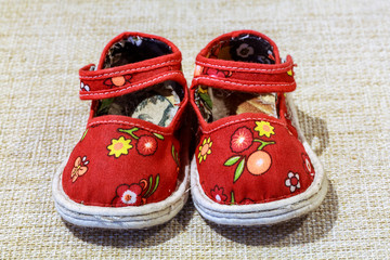 绣花儿童布鞋