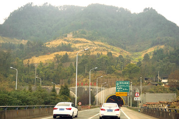 沪蓉高速公路明月山隧道
