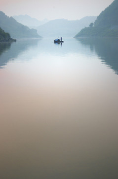 山水小船