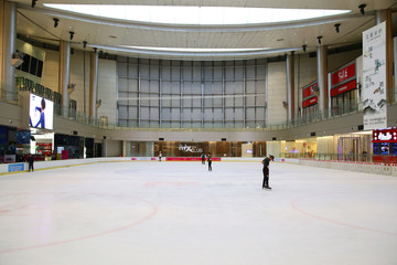 商场溜冰场
