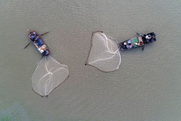 洪泽湖上捕鱼忙