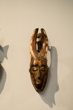 非洲雕塑面具
