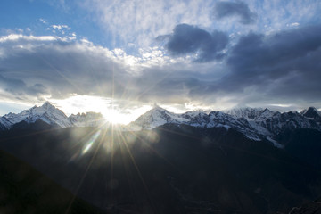香格里拉梅里雪山十三峰日落