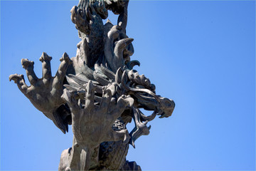 巨龙与麒麟雕塑