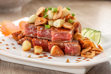 铁板蒜香牛肉粒