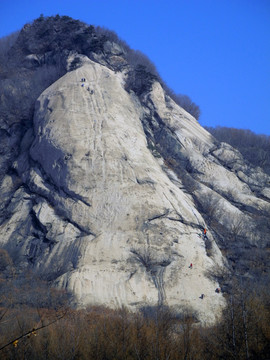 攀岩巨岩