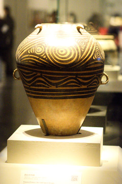 仰韶文化彩陶罐