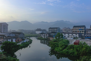 清晨的小镇