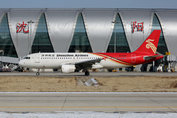 深圳航空公司飞机