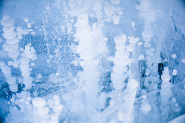 冬季冰面气泡