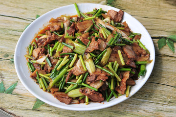 蒜苔肉片