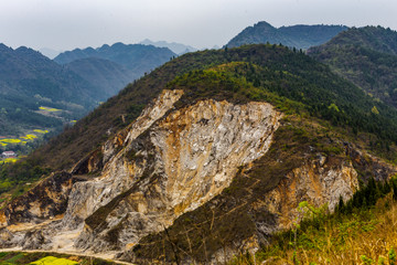 开采的山