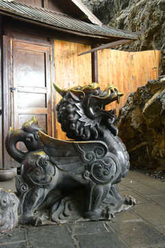 中国古代神兽貔貅铜塑