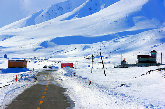 中巴友谊雪山路红其拉甫