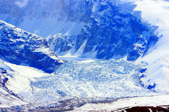 帕米尔高原慕士塔格峰冰川