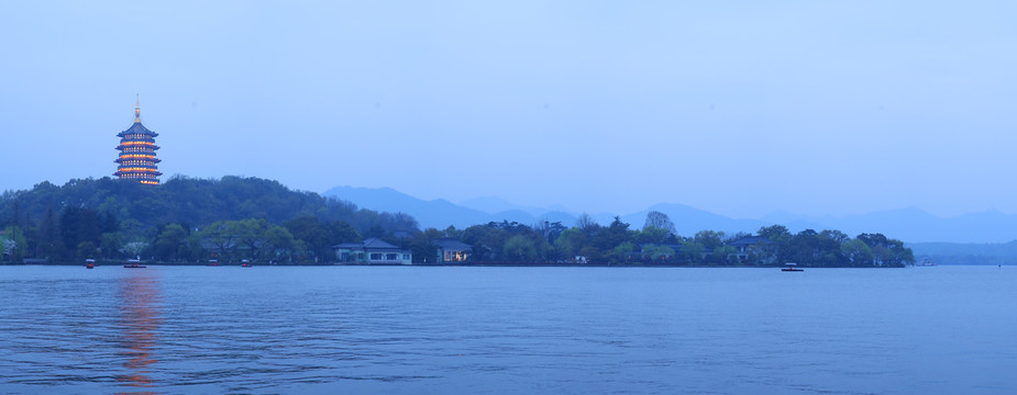 烟雨西湖