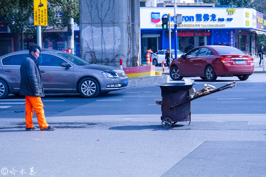 修路工人