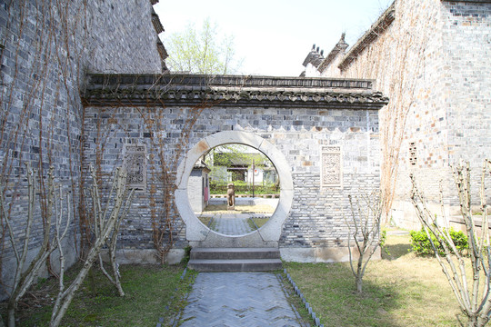 中式圆形拱门