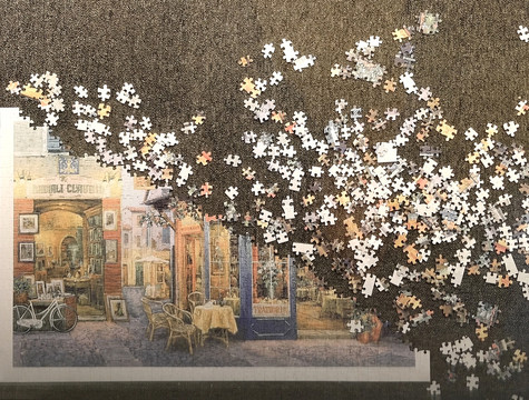 分散的拼图艺术画