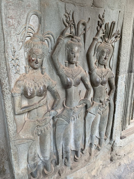 柬埔寨暹粒吴哥窟美女雕像