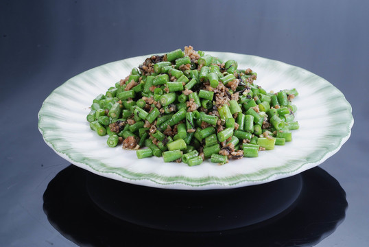 榄菜肉碎豆角粒