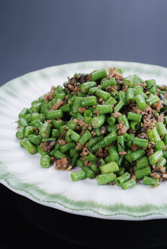 榄菜肉碎豆角粒