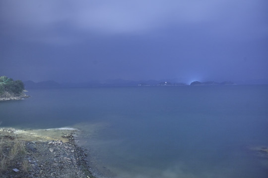 夜间的千岛湖