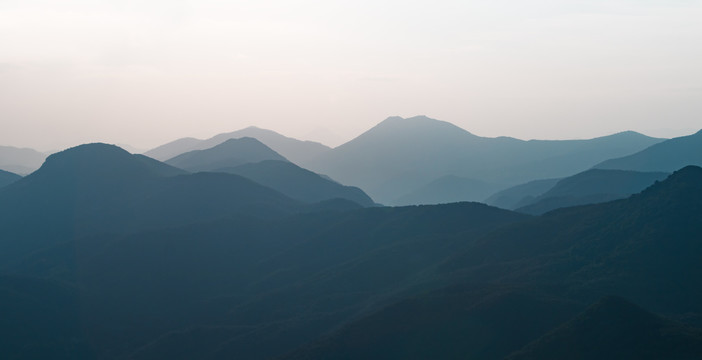 水墨群山