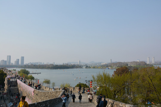明城墙与玄武湖