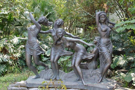 人体艺术雕像女性舞蹈