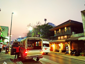 清迈城市街景夜色