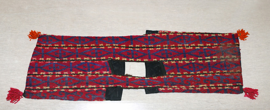 维吾尔族几何纹毛织褡裢