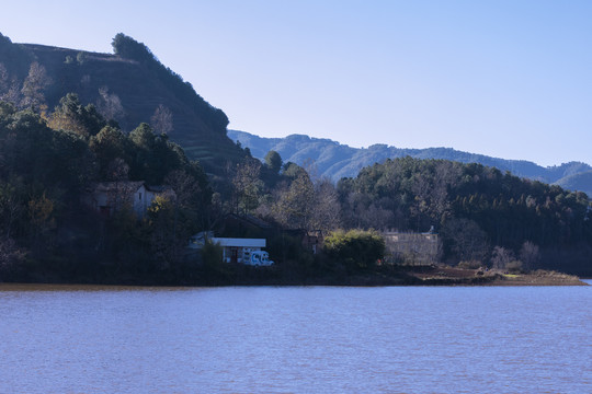 会泽念湖风光