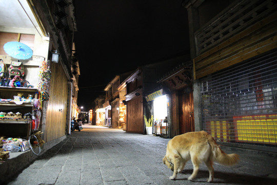 大鹏所城街道夜景