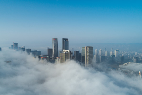 大雾中的宁波东部新城