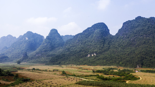 山与农田