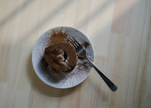 美味的巧克力蛋糕卷