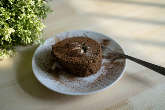 美味的巧克力蛋糕卷