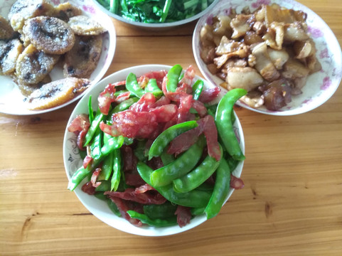 腊肠炒荷兰豆