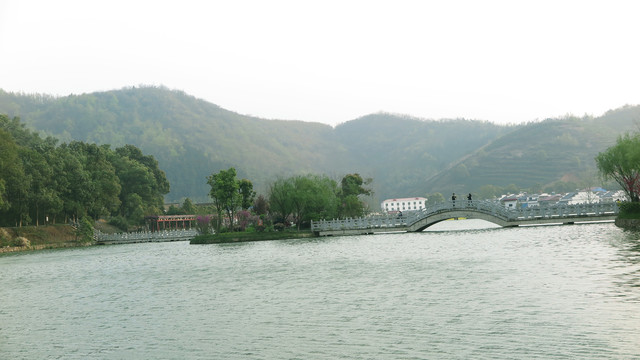 河上的石桥