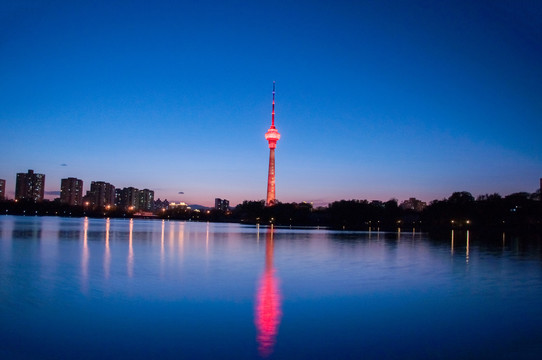 中央广播电视塔夜景