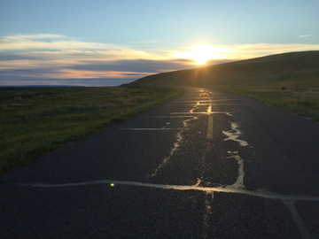 夕阳下的公路