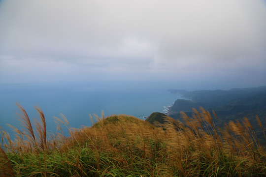 阴云海岸