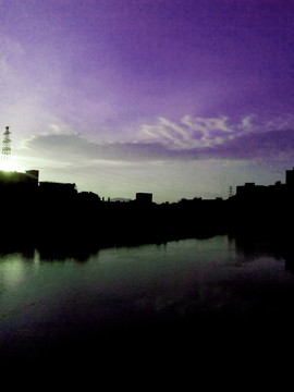 河畔夜幕