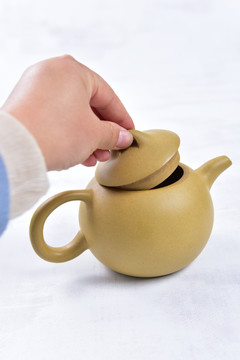 打开紫砂壶茶壶盖子