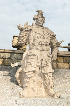 凶猛的蒙古将军雕塑