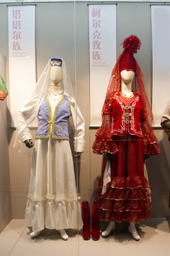 塔塔尔族柯尔克孜族嫁衣