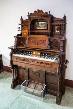古老古典风琴